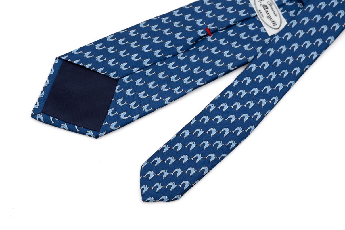 Cravatta blu con foche celesti pura seta - immagine 5